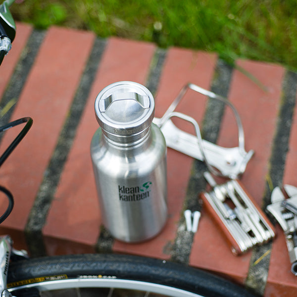 classic-steel-loop-cap-q1 stainless_bottle_cap_bike_parts_lifestyle.jpg