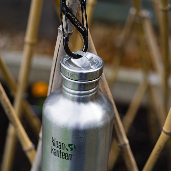 classic-steel-loop-cap-q1 40oz_bottle_steel_loop_cap_lifestyle.jpg