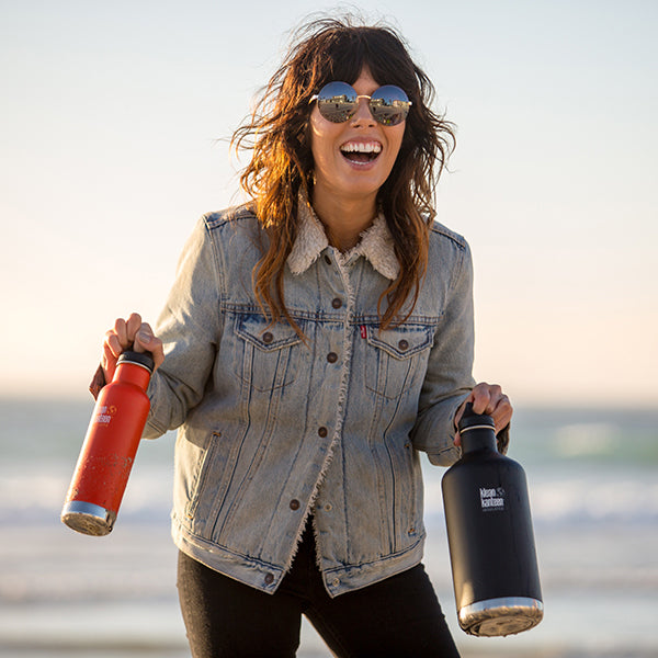 64oz-classic-with-loop-cap-l3 64oz_insulated_classic_black_beach_smile_square.jpg