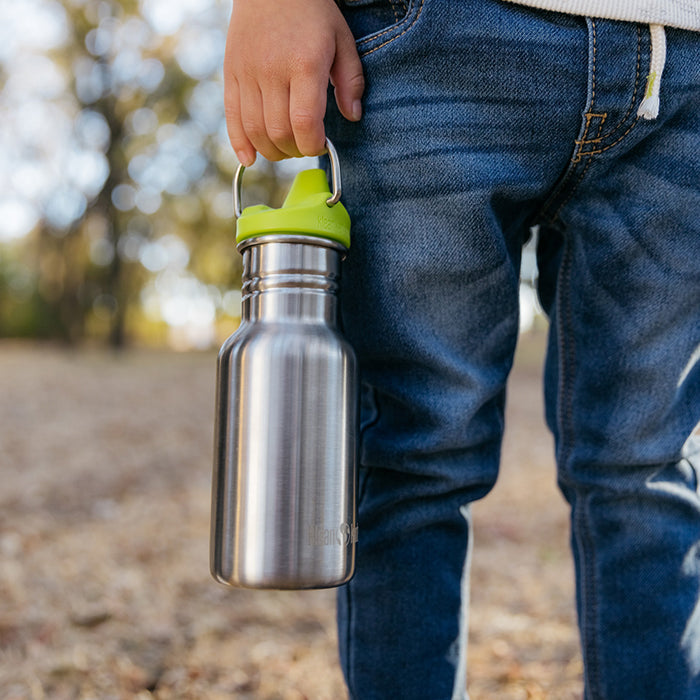 classic-kid-sippy-cap-b6 K12CNSIPPY-BS-kids_sippy_bottle_carry_lifestyle_f9e24b84-a0ae-465d-aad5-3c60c5592b7d.jpg