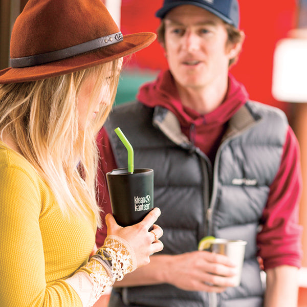 tumbler-straw-lid-with-straw-z8 K16VSSC-SB-guy-girl_style_9a499e23-5b7a-4a0d-b42e-d1b4b02627b2.jpg