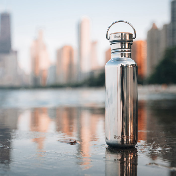27oz-reflect-with-bamboo-cap-i9 K27SSLRF-MS-BAMBOO_reflecttion_bottle_lifestyle.jpg