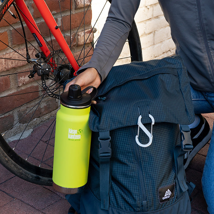 tkwide-chug-cap-u9 K32TKWSSL-JP-Bottle-Biking-Chug-Cap-lifestyle.jpg
