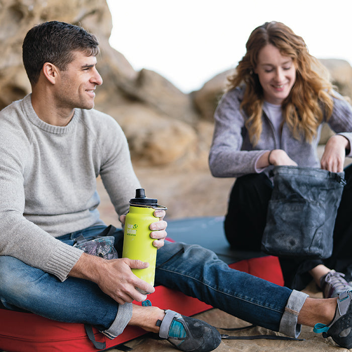 tkwide-chug-cap-u9 K32TKWSSL-JP-chug_cap_bouldering_lifestyle.jpg
