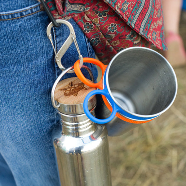 steel-s-biner-3-l3 carabiner_steel_clip_bottle_lifestyle_f9a2dad1-cd06-4894-b3ff-13476b2b5a87.jpg