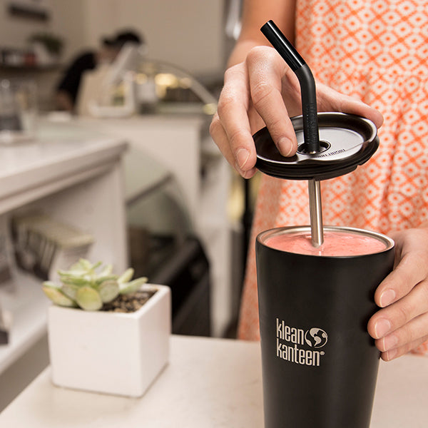 tumbler-straw-lid-with-straw-z8 steel_straw_smoothie-At-Counter-With-Lid_lifestyle_a071dbd2-9fd8-4eea-b04c-2a3732ff8612.jpg