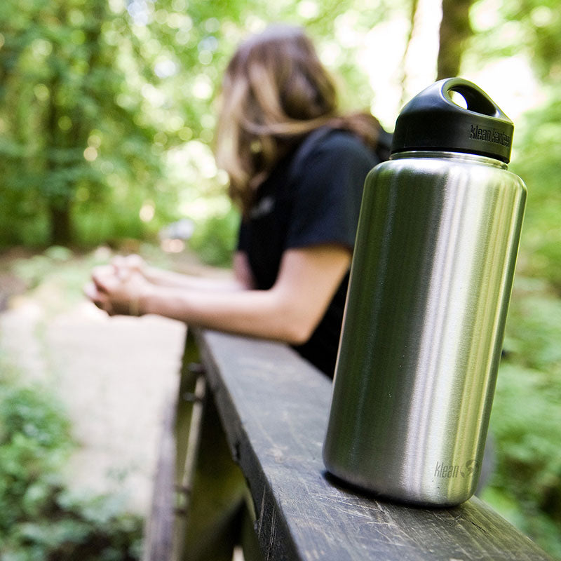 40oz-wide-with-loop-cap-u3 wide_40oz_bottle_bridge_closeup_square.jpg
